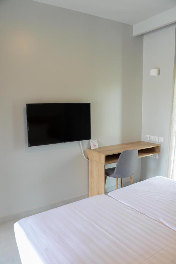 Comfort Suites & Rooms Larissa Buitenkant foto