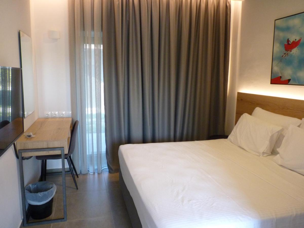 Comfort Suites & Rooms Larissa Buitenkant foto