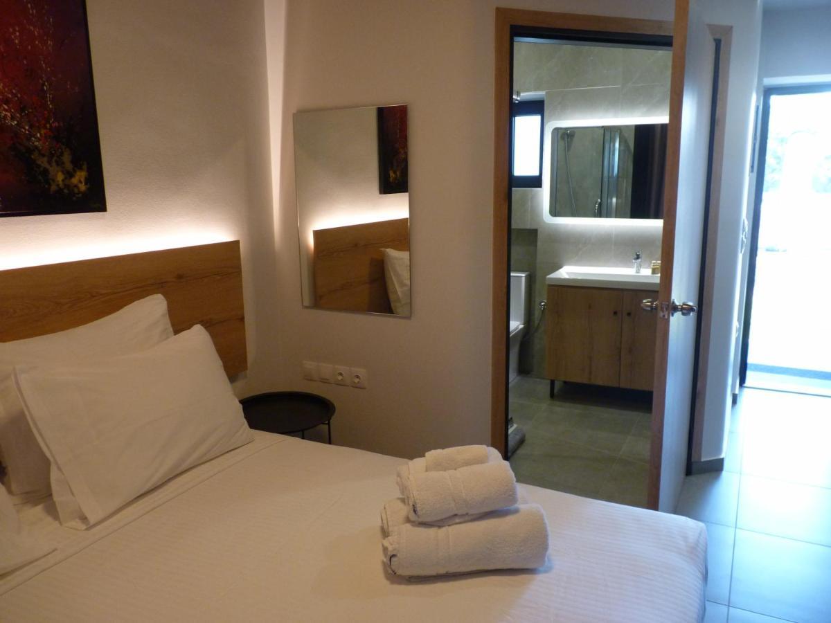 Comfort Suites & Rooms Larissa Buitenkant foto