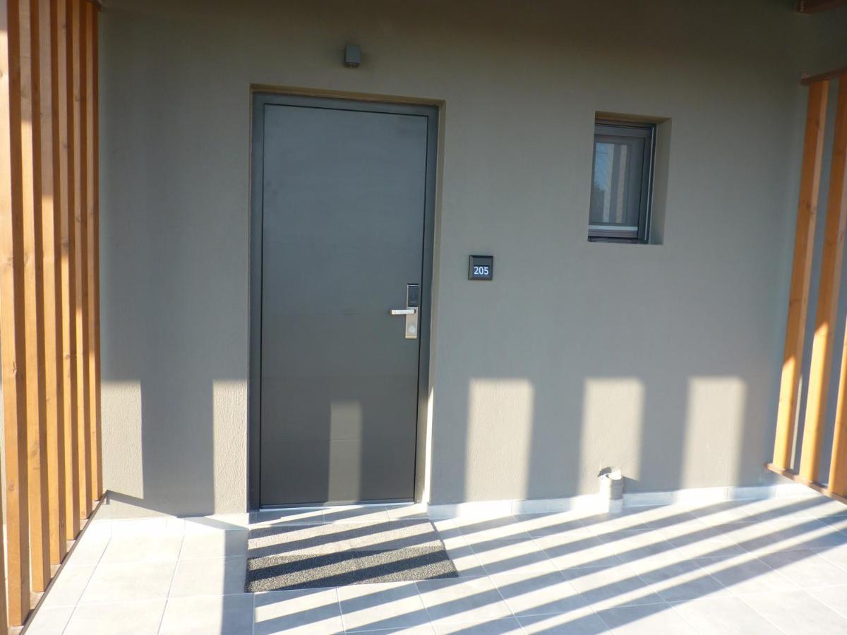 Comfort Suites & Rooms Larissa Buitenkant foto